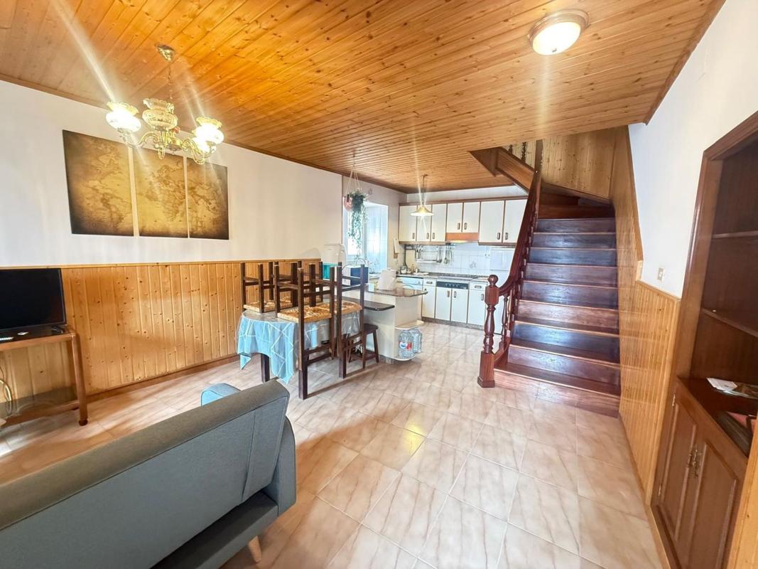 Venta de chalet adosado en GASPAR RODRIGUEZ, 39 , Ares photo 2