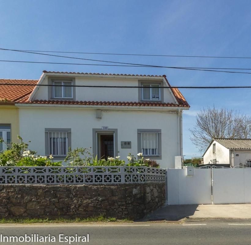 Venta de chalet adosado en Calle Pallota , Ferrol photo 2
