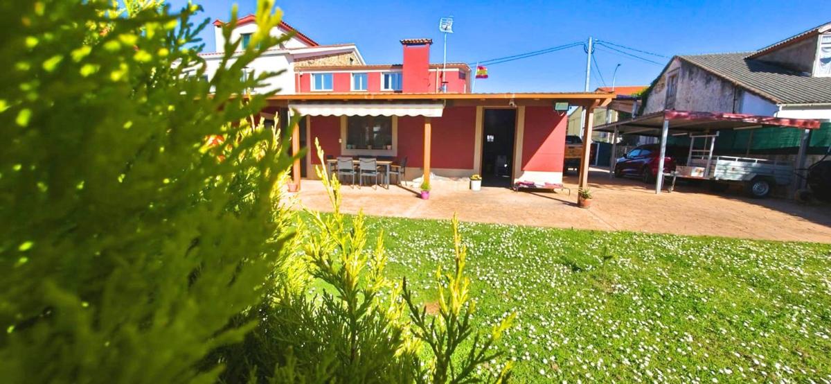 Venta de chalet adosado en SANTA MARIA , Neda photo 1