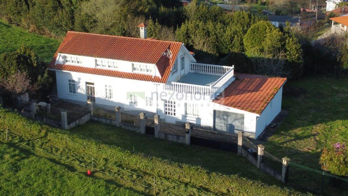 Venta de chalet independiente en Neda, Neda
photo 1