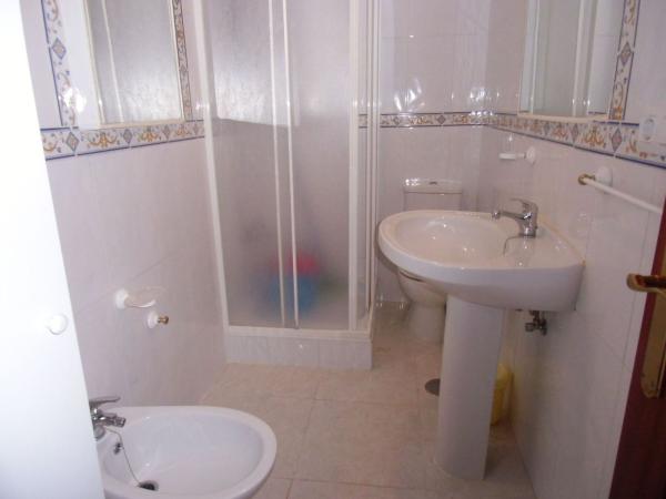 Chalet pareado en avenida de Santa Cecilia, 100 thumbnail 1