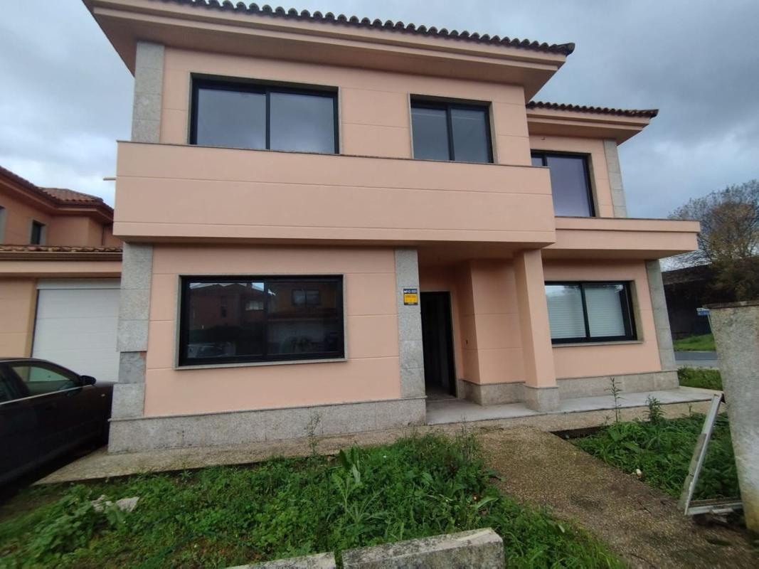 Propiedades en venta y alquiler en España photo 1