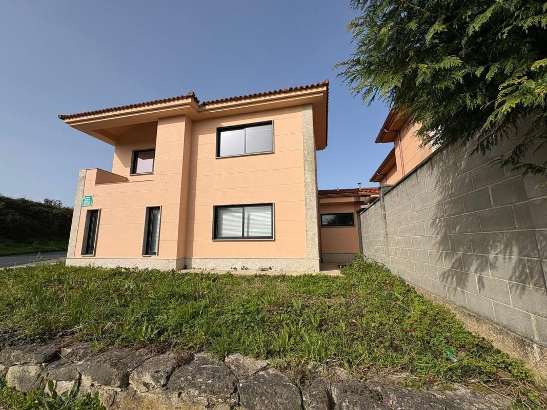 Venta de chalet adosado en  RU CRUZ ARRIBA , Ferrol photo 4