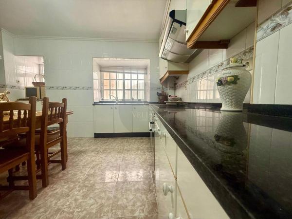 Chalet adosado en calle Cupido photo 4