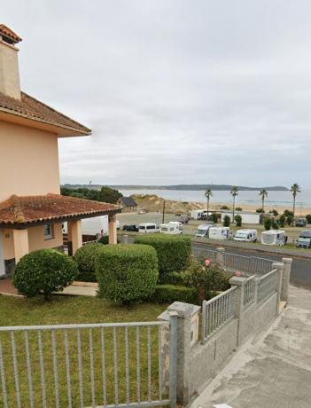 Chalet adosado en calle Cruz Vermella do Mar thumbnail 2