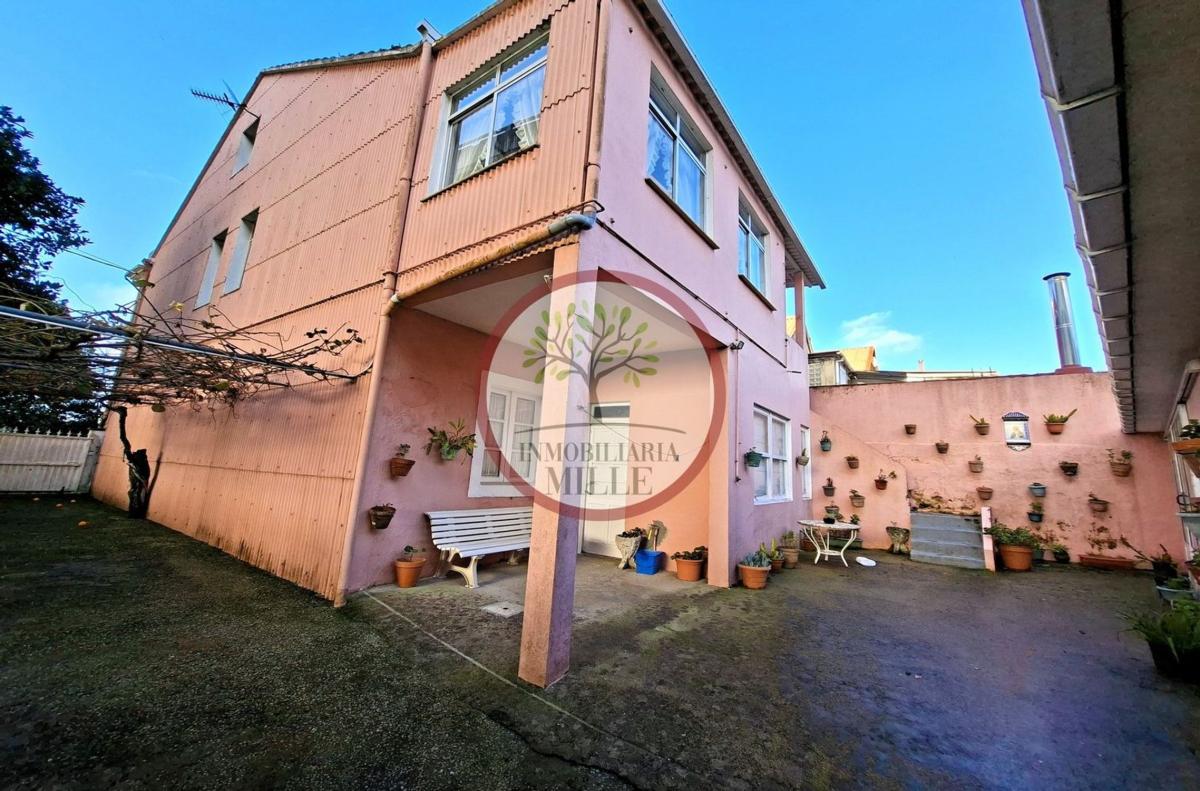 Venta de chalet adosado en  AV CASTELAO , Neda photo 2
