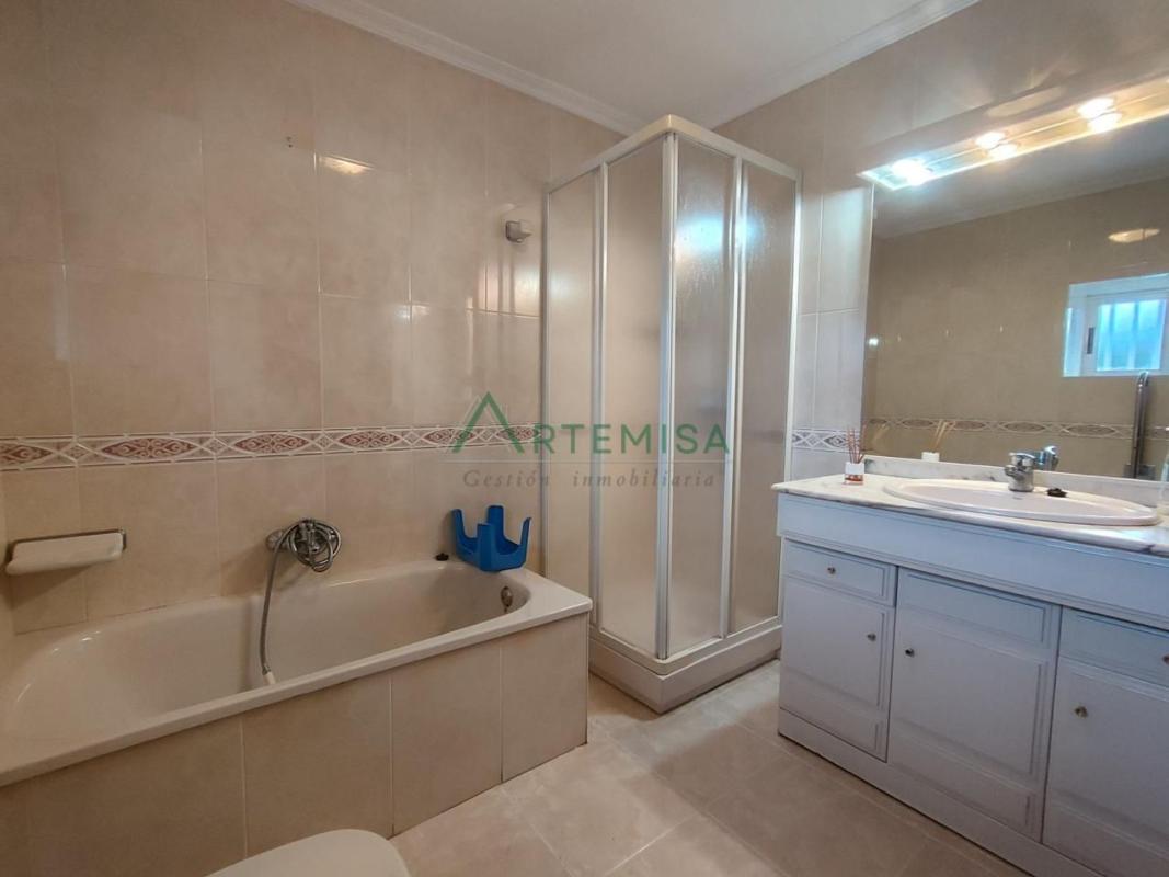 Venta de chalet adosado en  Fene , Fene photo 5