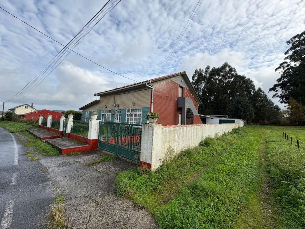 Venta de chalet independiente en Camino dos Bicas, Narón
photo 3