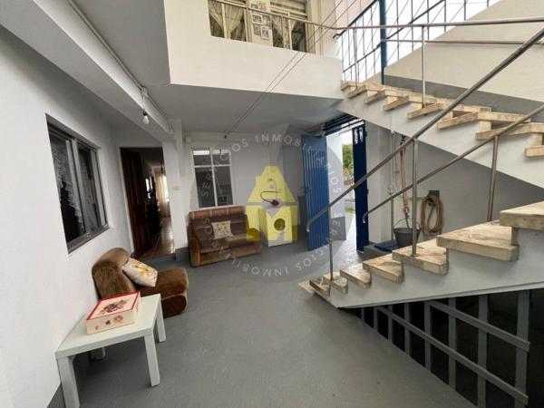 Chalet independiente en venta en Piñeiros-Freixeiro, Narón
thumbnail 1