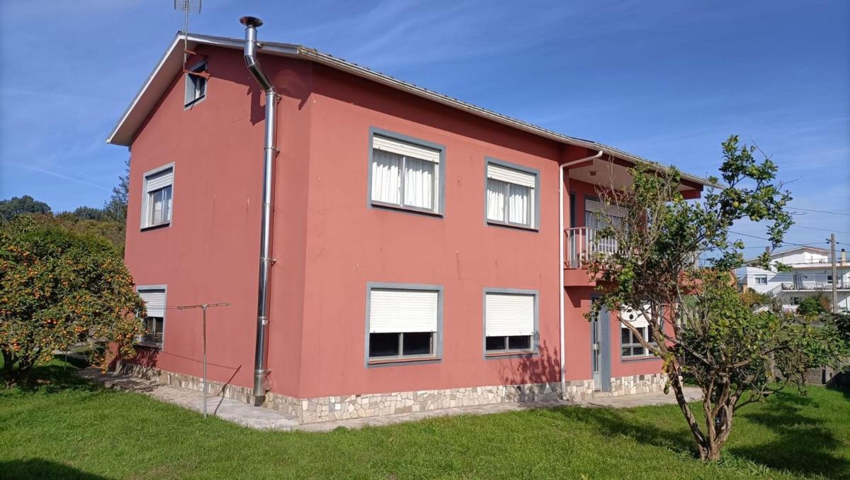 Venta de chalet independiente en RU MEDICO RAMON PIMENTEL, 21, Ares
photo 1