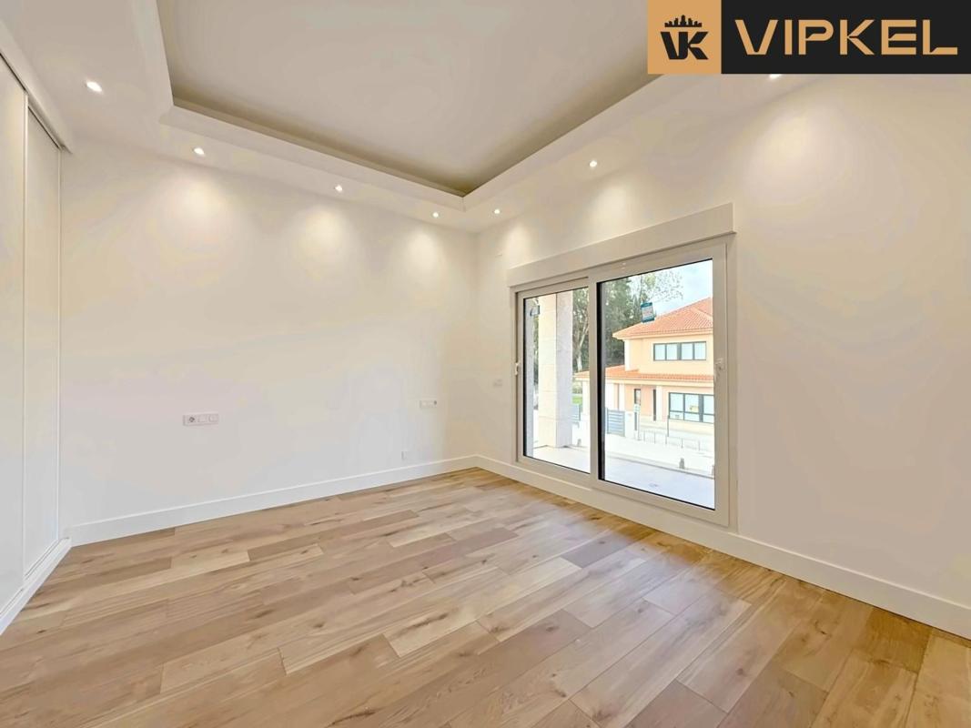Продажа отдельного шале в  Calle Cabanela, Ферроль photo 3