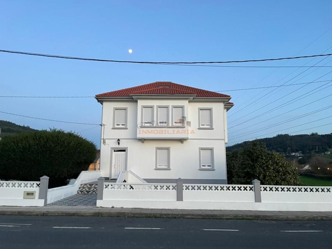 Venta de chalet independiente en Neda, Neda
photo 1