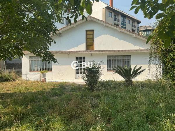 Independent chalet for sale in Camino de Castela, Narón
photo 1