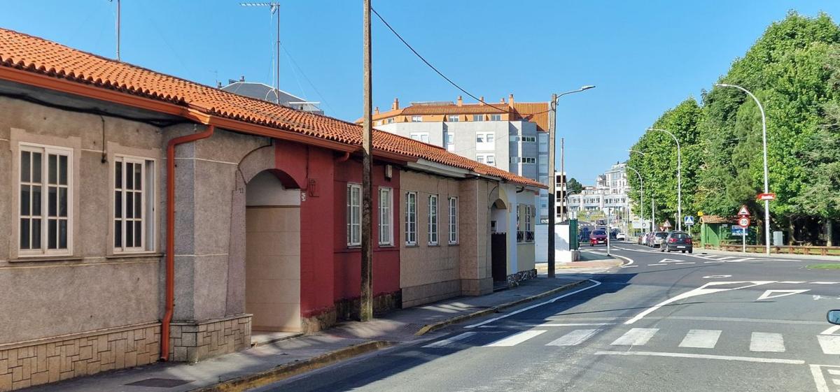 Venta de chalet adosado en  CL CALVO SOTELO, 23 , Ares photo 2