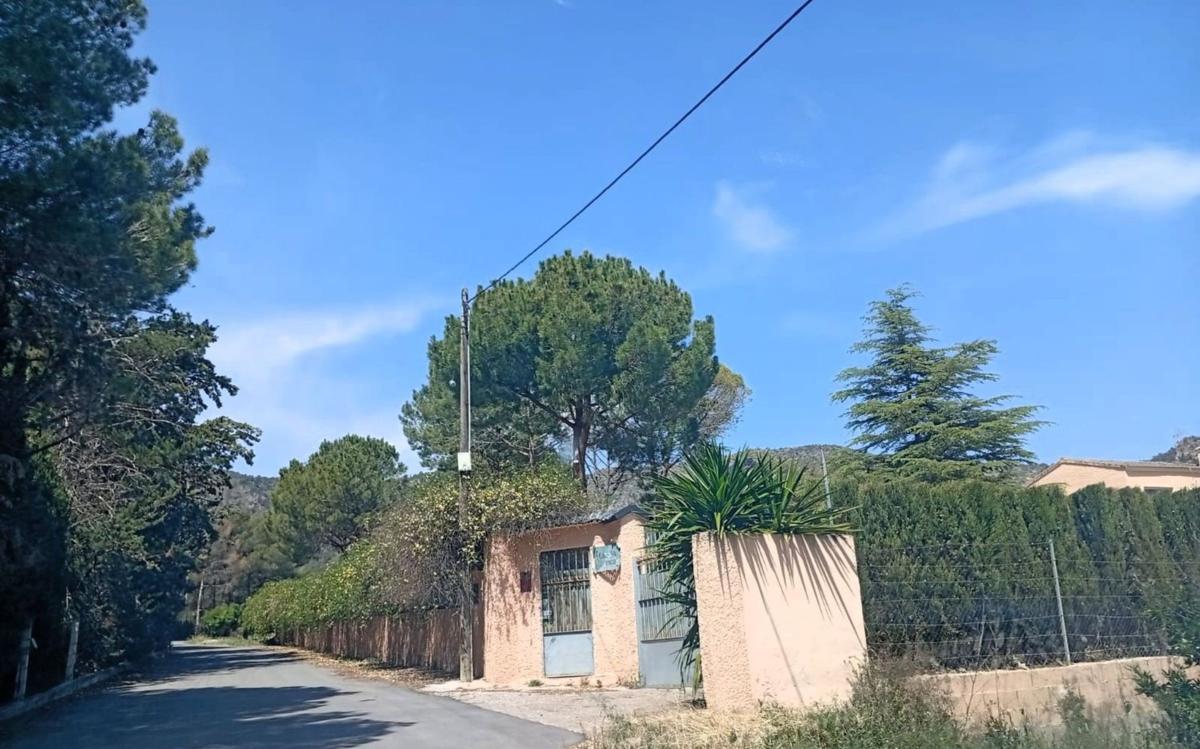 Продажа отдельного шале в Calle Maestro Serrano, Салинас photo 1