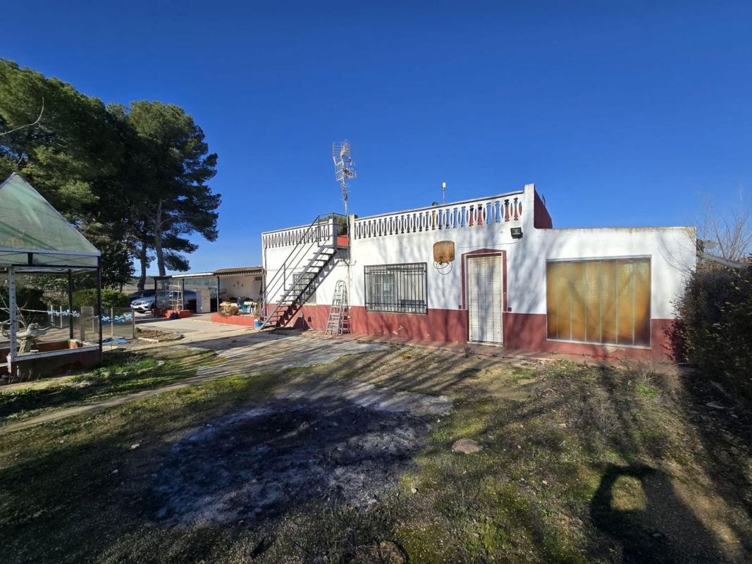 Sale of independent chalet in Cabanes y Las Fuentes, Villena
photo 1