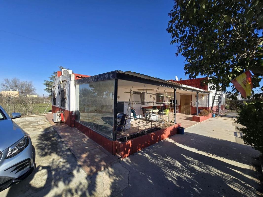 Sale of independent chalet in Cabanes y Las Fuentes, Villena
photo 2