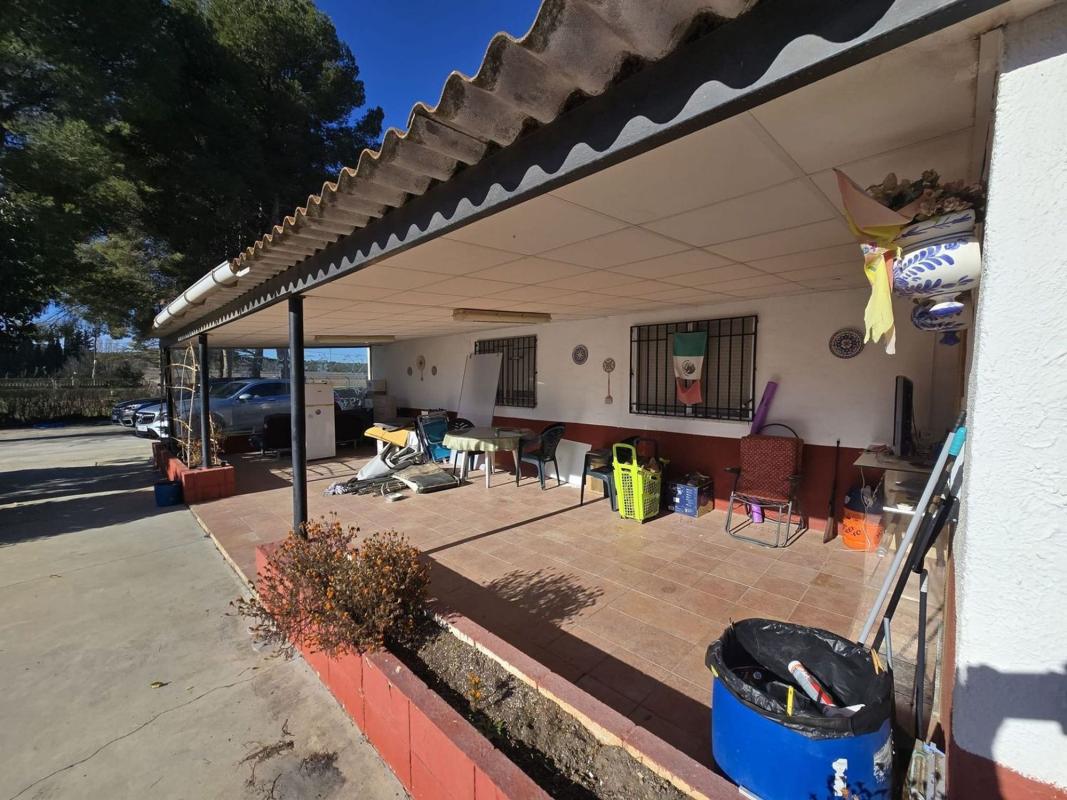 Sale of independent chalet in Cabanes y Las Fuentes, Villena
photo 4