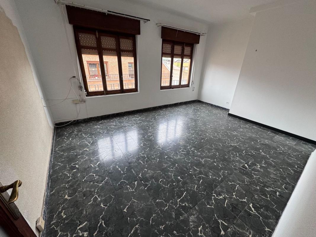 Venta de piso en CL CRISTOBAL AMORO, Villena
photo 1