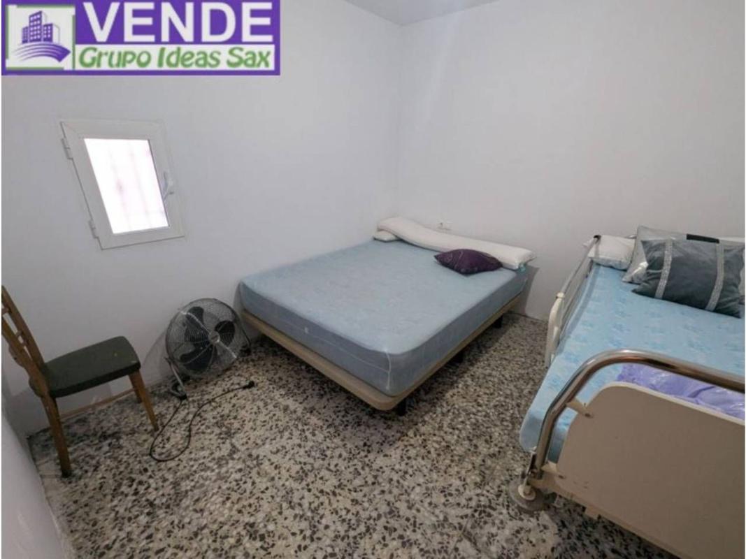 Venta de chalet adosado en  Sax , Sax photo 4