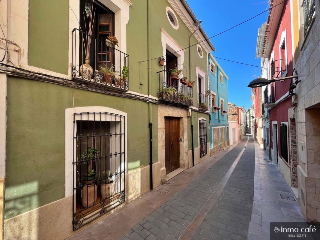 Propiedades en venta y alquiler en España photo 2