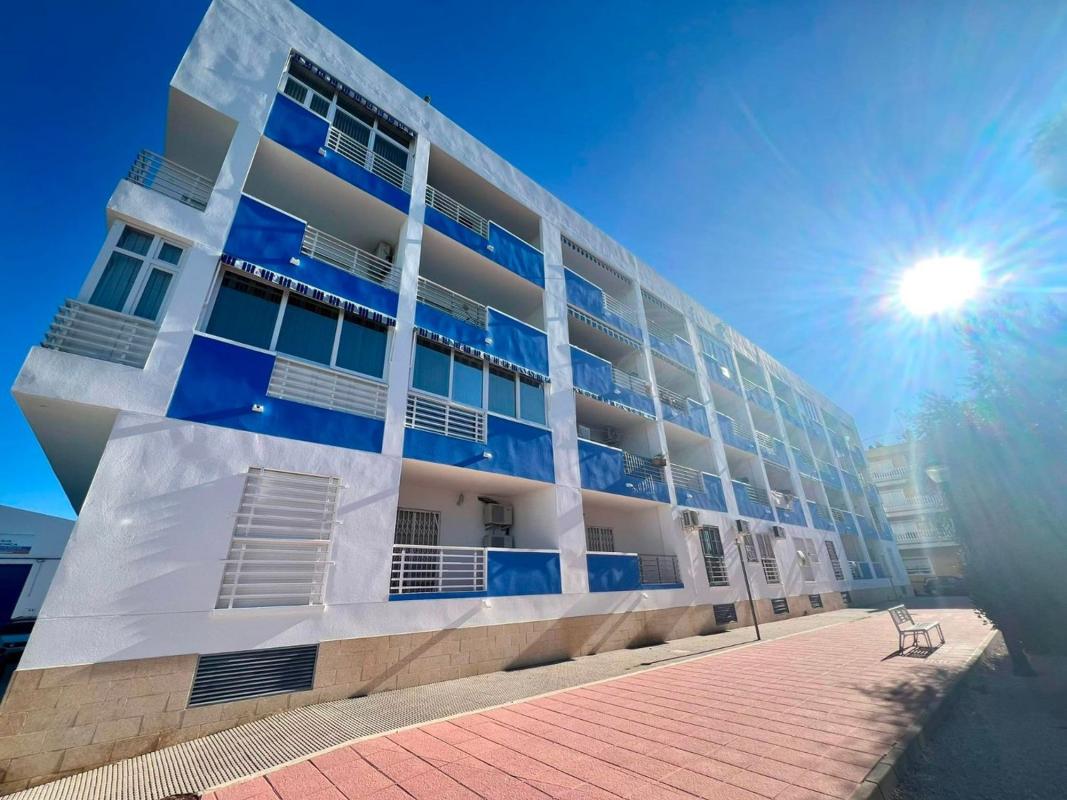 Sale of apartment in Calle Granados, Almoradí
photo 1