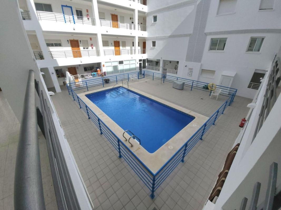 Sale of apartment in Calle Granados, Almoradí
photo 2