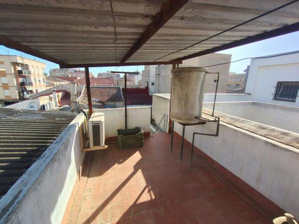 Chalet adosado en calle Luis Buñuel photo 1