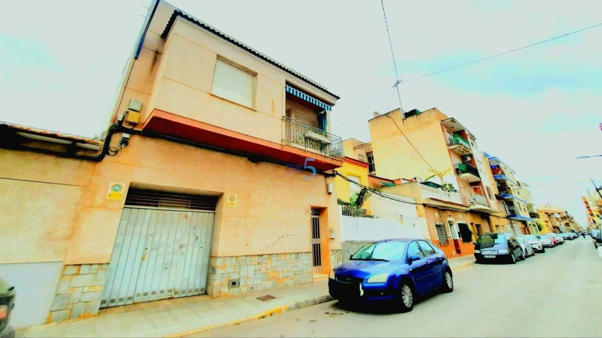Sale of independent chalet in Almoradí, Almoradí
photo 1
