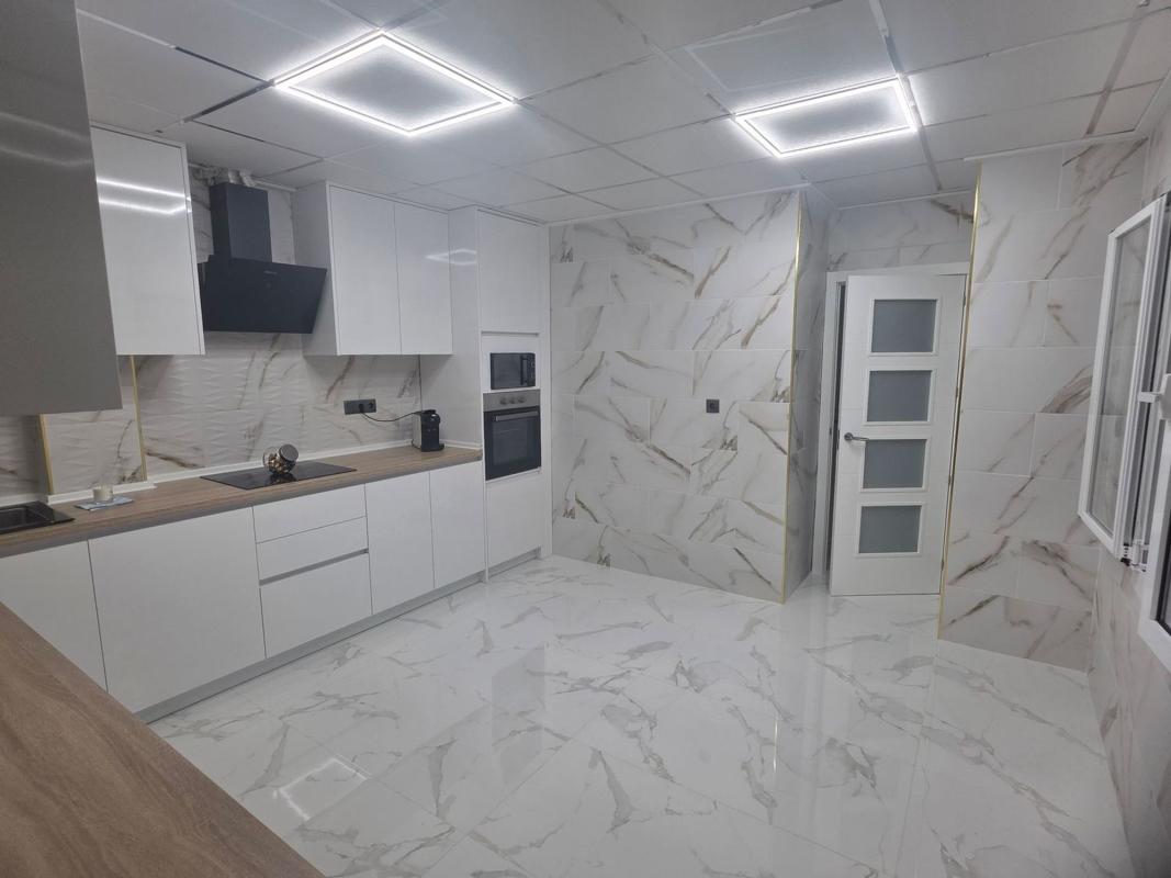 Продажа отдельного шале в  Calle Santos Abdón y Senén, 16, Алморади photo 4