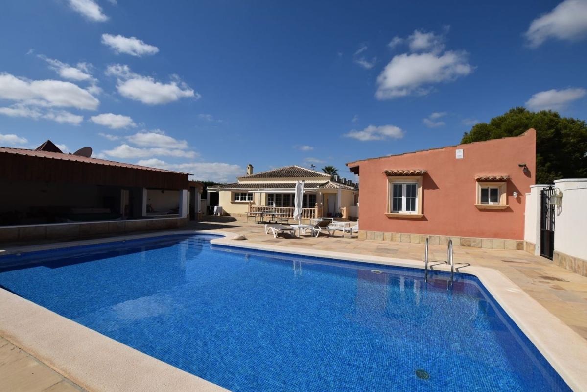 Venta de chalet independiente en Calle Azarbe de Abanilla, Almoradí
 photo 3