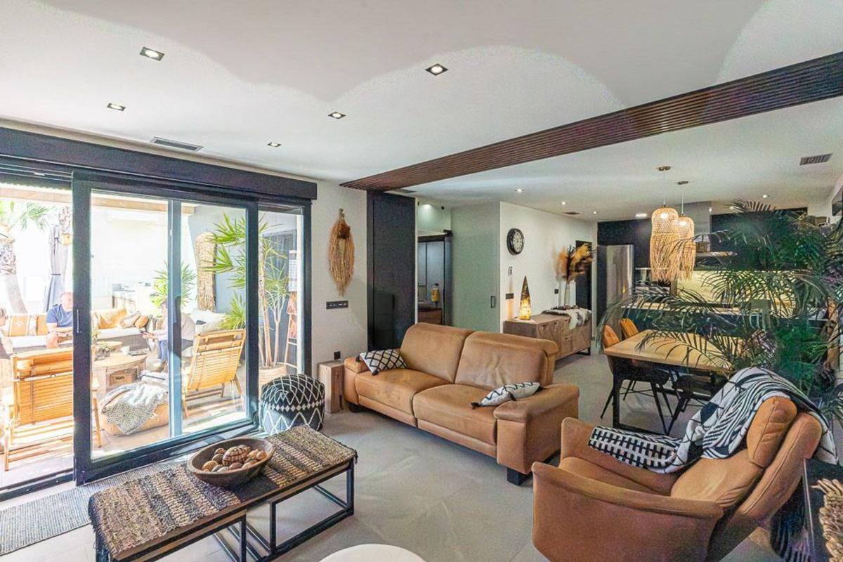 Sale of independent chalet in Calle El Greco, 10, Benijofar
 photo 3