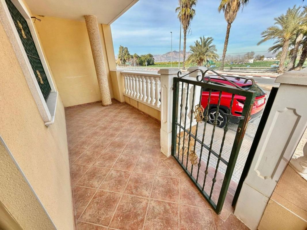 Venta de duplex en Avenida Tomás Villanueva, 1, Bigastro photo 1