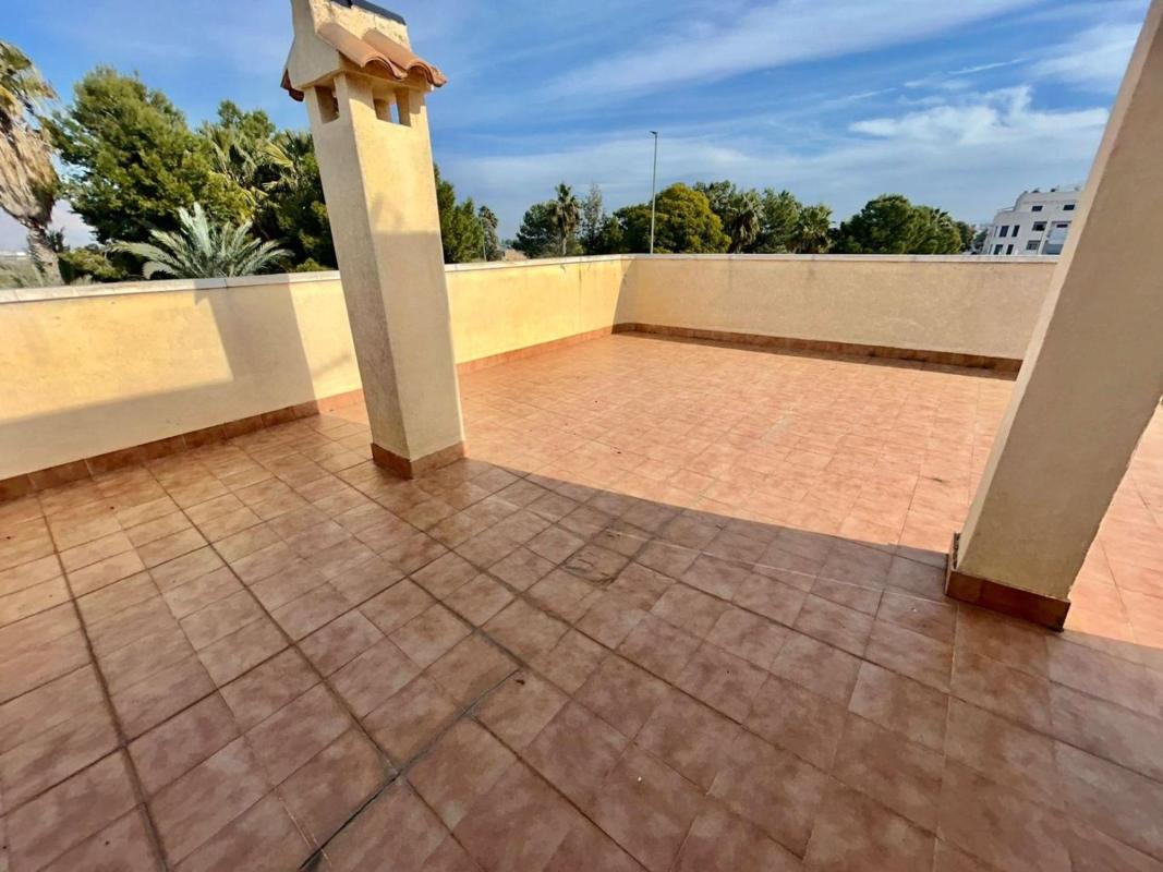 Venta de duplex en Avenida Tomás Villanueva, 1, Bigastro photo 2