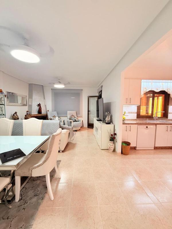 Sale of independent chalet in Calle Excautivos, 2, Bigastro
photo 3