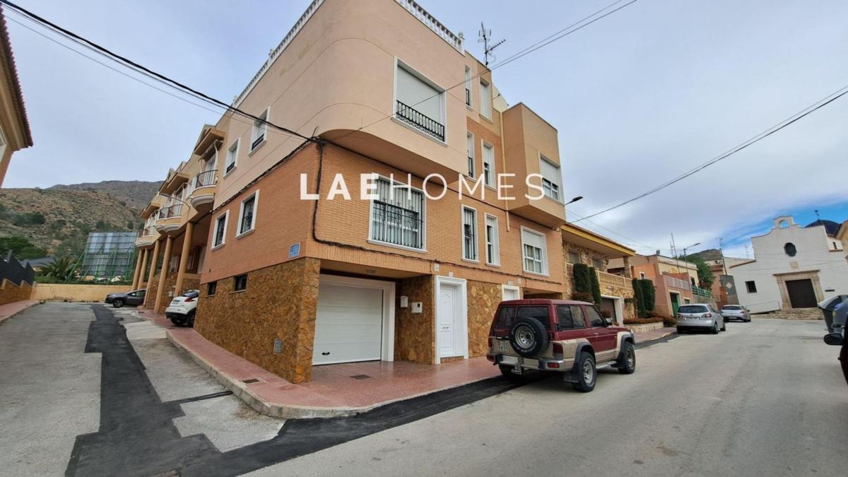 Sale of independent chalet in Calle del Calvario, Callosa de Segura
photo 1