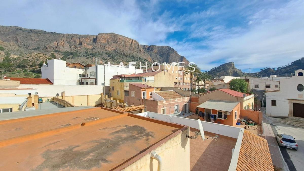 Sale of independent chalet in Calle del Calvario, Callosa de Segura
photo 2