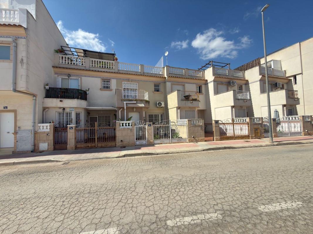 Properties for sale and rent in Spain photo 1