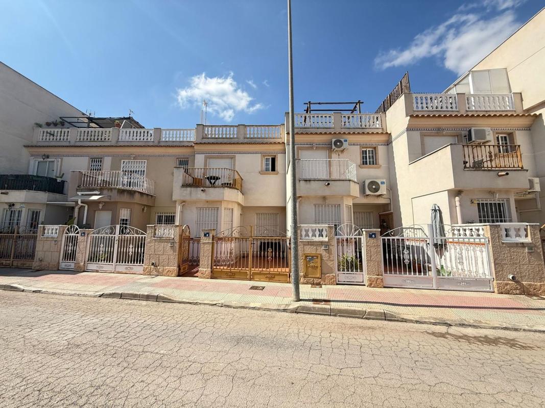 Properties for sale and rent in Spain photo 2