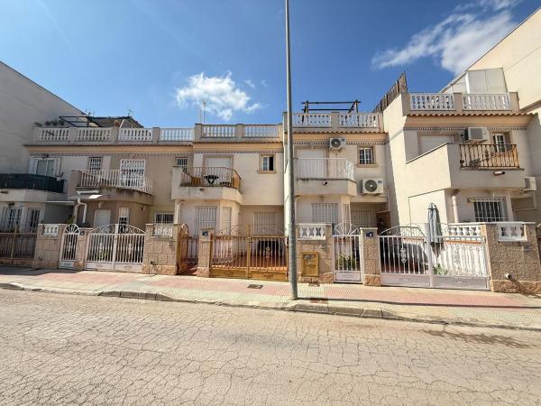 Chalet adosado en calle la Cenia s/n thumbnail 1
