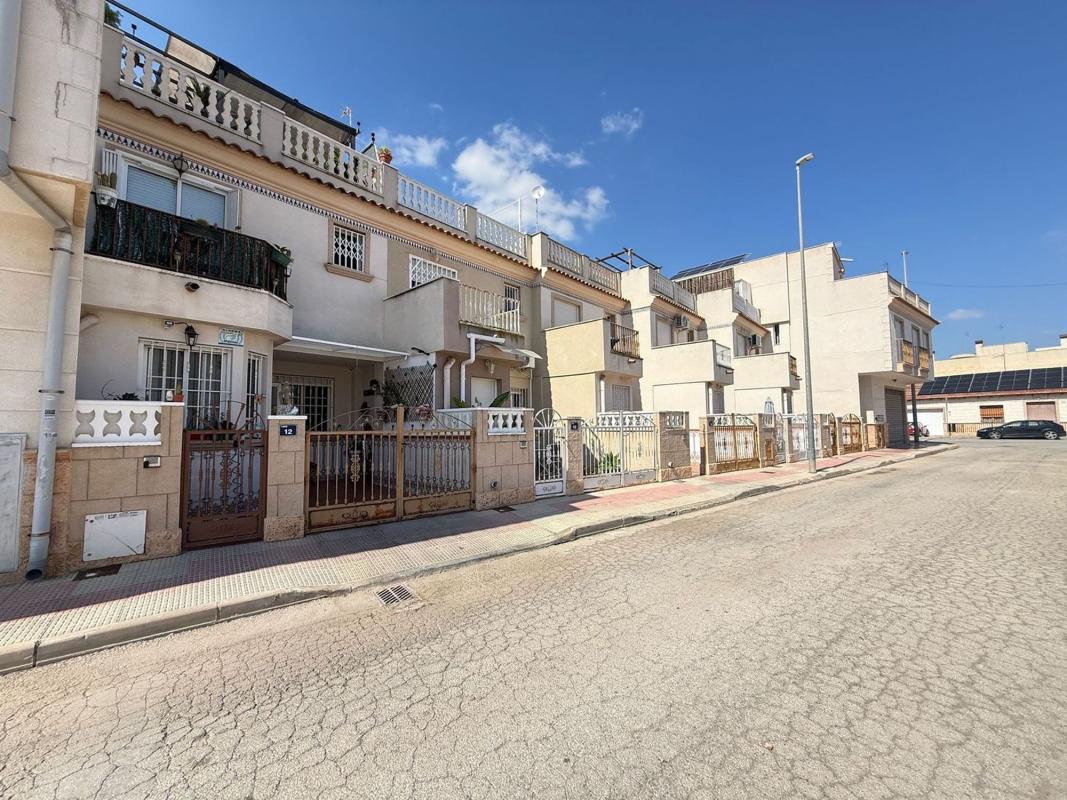 Properties for sale and rent in Spain photo 4