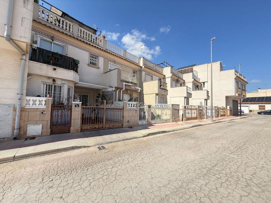 Properties for sale and rent in Spain photo 5