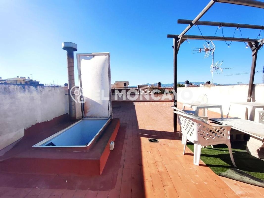 Sale of townhouse in  Calle Llopis Escolano , Catral photo 2