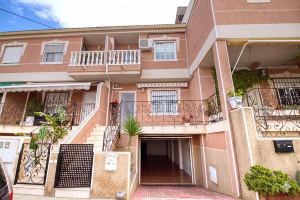 Casa independiente en calle la Palmera thumbnail 1