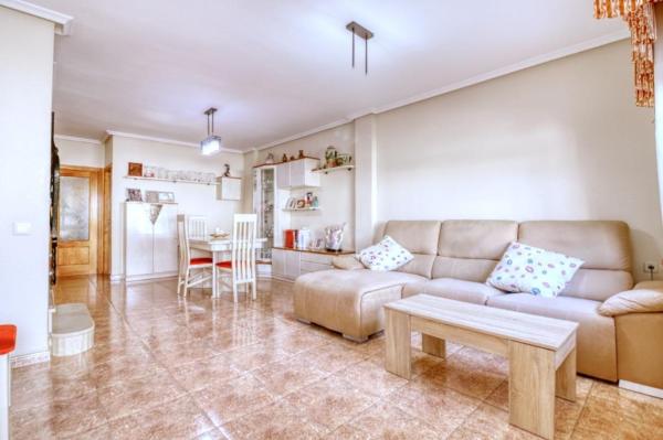 Casa independiente en calle la Palmera thumbnail 2