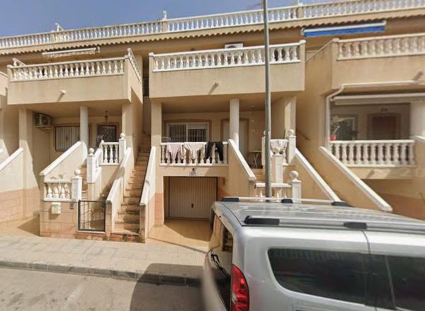 Chalet pareado en calle Reina Victoria photo 1