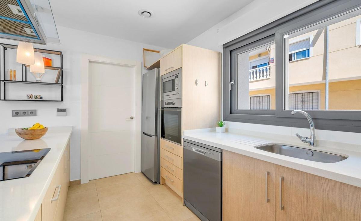Sale of townhouse in S.A.U.R2, 7 , Formentera del Segura photo 4