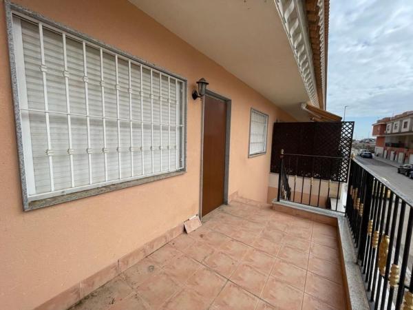 Chalet adosado en calle Alcalde Francisco Ramón Rocamora photo 2