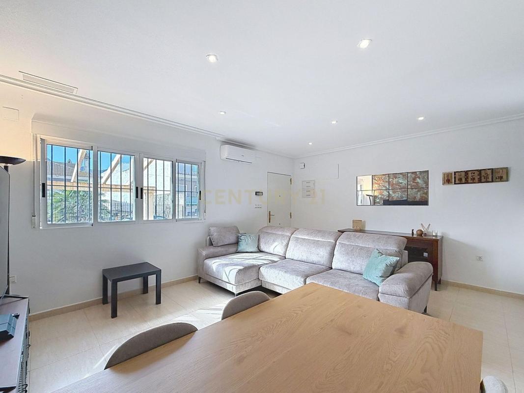 Venta de chalet adosado en  Calle Juez Antonio Bernabéu, 22 , Granja de Rocamora photo 3
