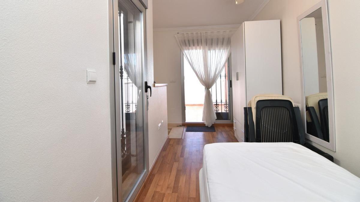 Venta de chalet adosado en  Urbanizaciones , Guardamar del Segura photo 5